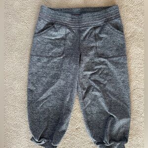 Ivivva jogging capri pants